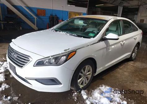 2016 Hyundai Sonata Se z USA, uszkodzony, nr VIN 5NPE24AF4GH334510